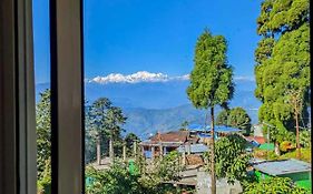 The Oak Retreat Lamahatta